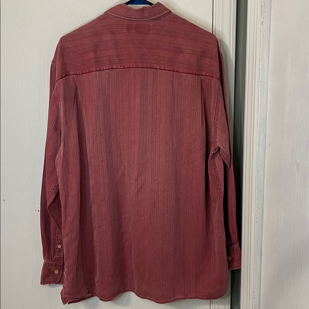 Tommy Bahama 100% Silk Red Distressed Button Down Pocket Long Sleeve Size XL - Picture 8 of 11